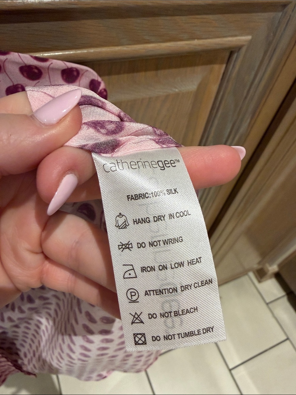 Catherine Gee Sophie Cherry Shirt NWT Size Large - Picture 8 of 9